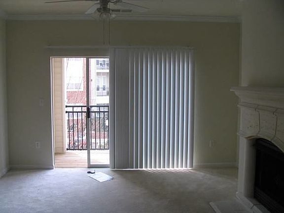 Living/Balcony