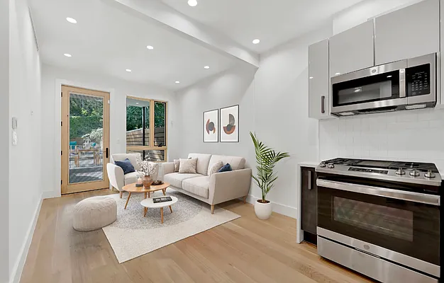 Sold by 5 Boro Realty Corp | media 31