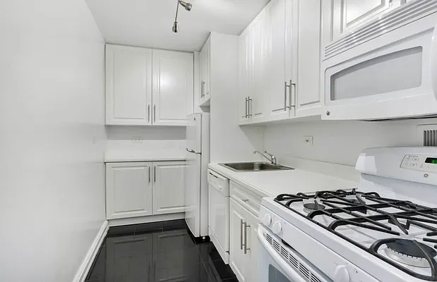 Rented by Anchor Associates | media 12