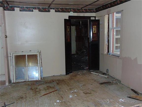 5th image of 2163 E College Ave