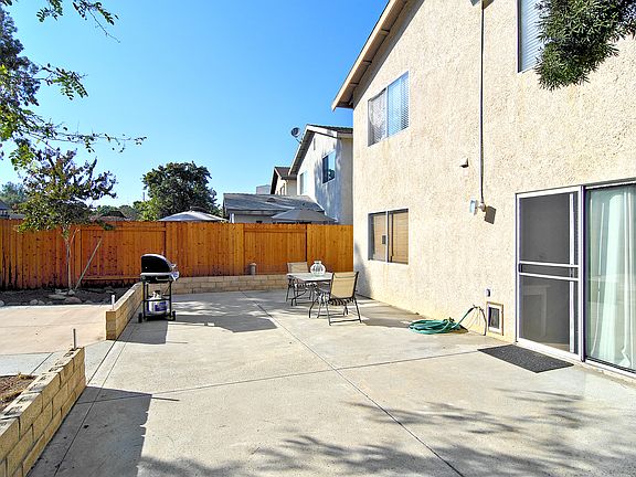 3rd image of 1635 Burnside Ave