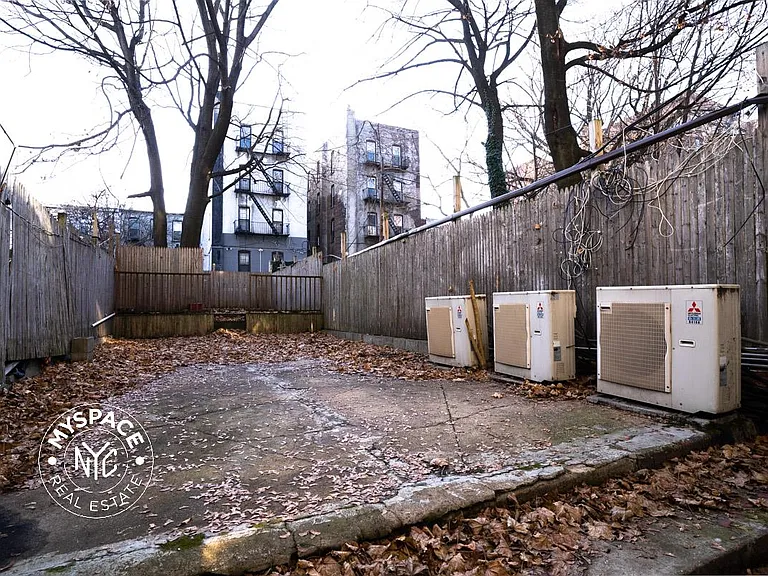 828 Saint Johns Pl #1RR — Photo 6