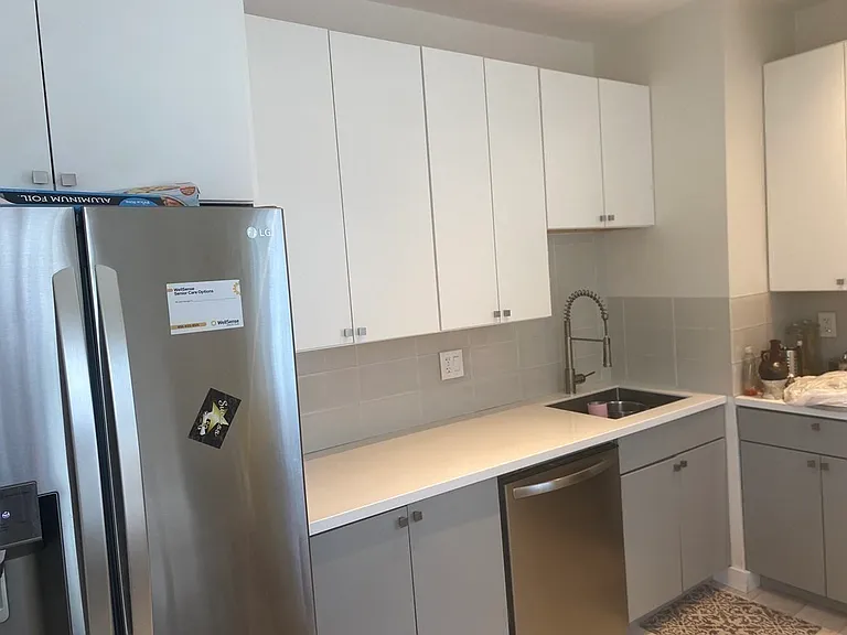 4 Woodbine St #2 — Photo 6