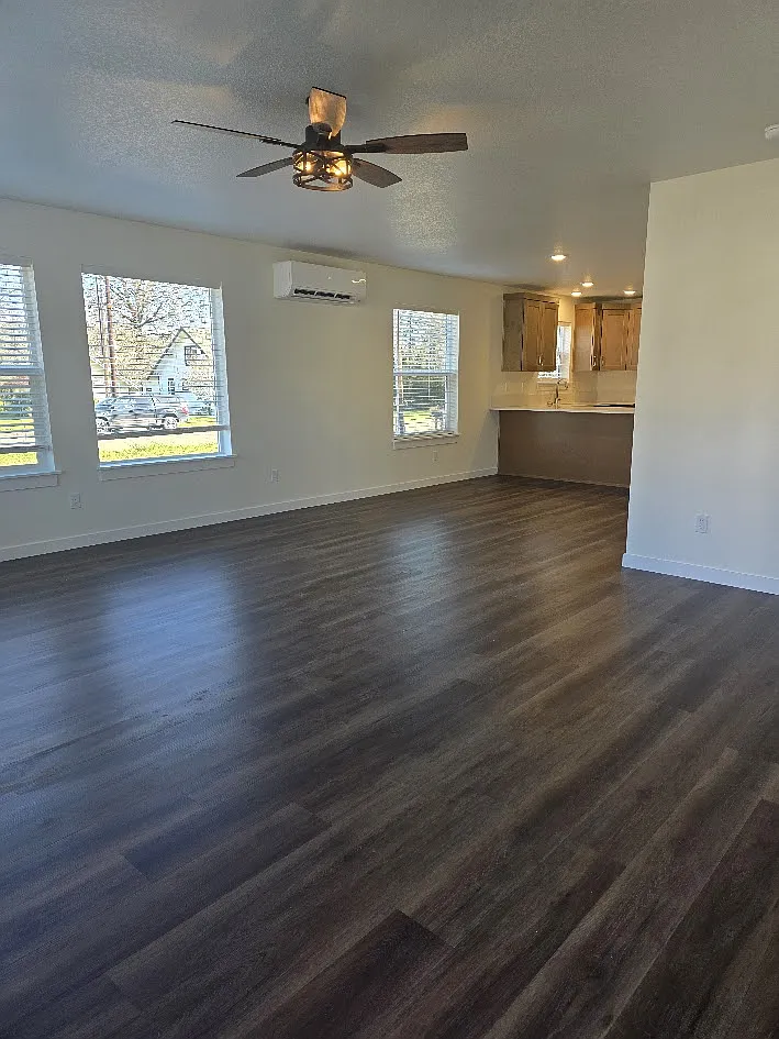 3 bed, 2.5 bath, $2,000 — Photo 4