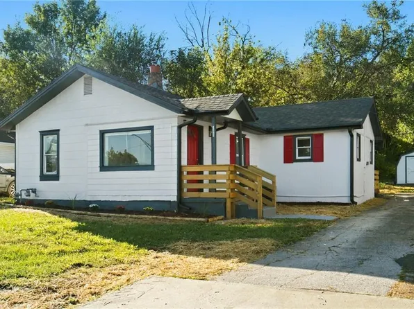 15023 E Truman Rd, Independence, MO 64050