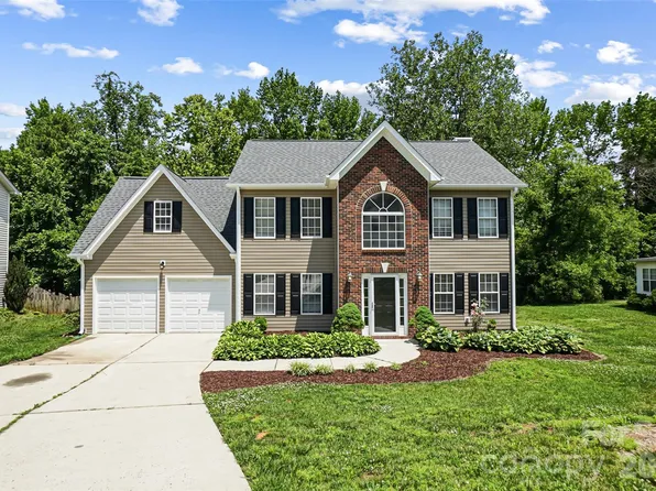 5012 Eagle Creek Dr, Charlotte, NC 28269
