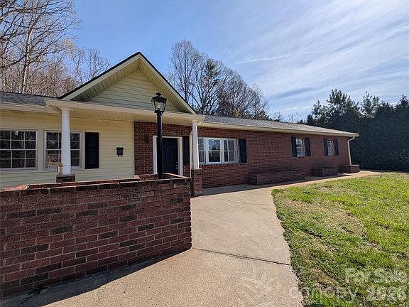 2nd image of 945 Summers Rd