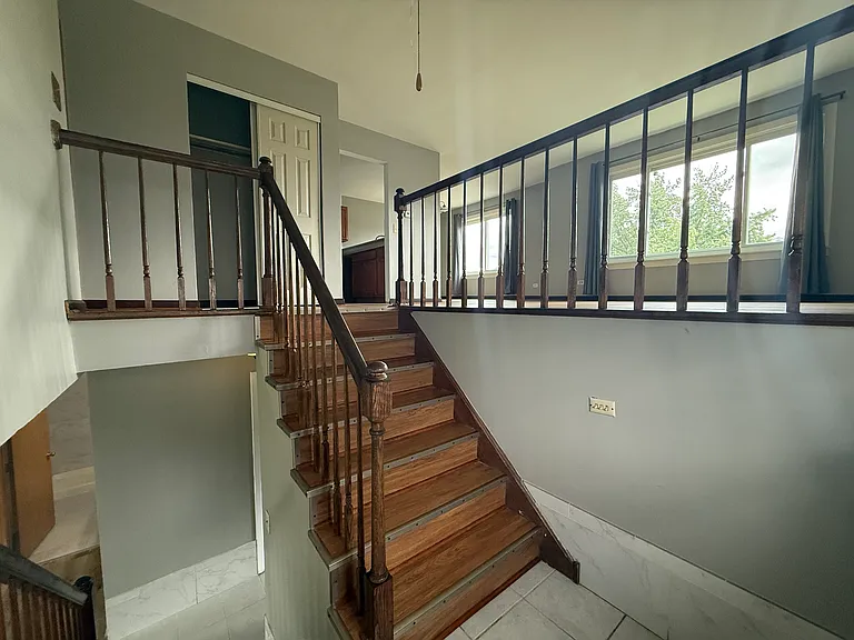 1954 Nautilus Ln — Photo 2