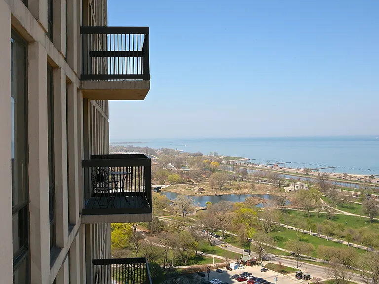 1660 N La Salle Dr #2405 — Photo 16