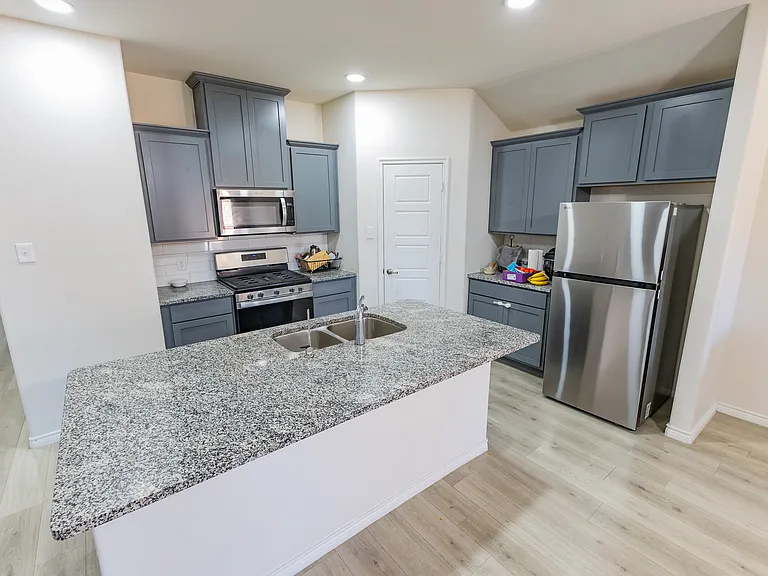 6321 Wales St — Photo 42