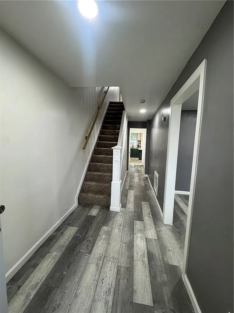 4 bed, 1.5 bath, $1,750 — Photo 2