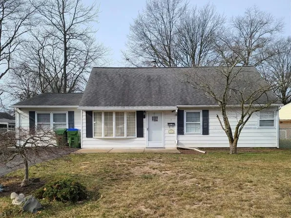 3 Stiles Rd, Edison, NJ 08817