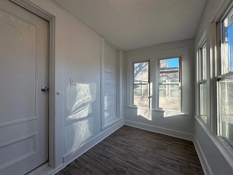 2815 Humboldt Ave N — Photo 3