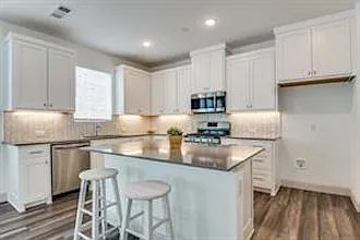 12912 Leopold Trl — Photo 22