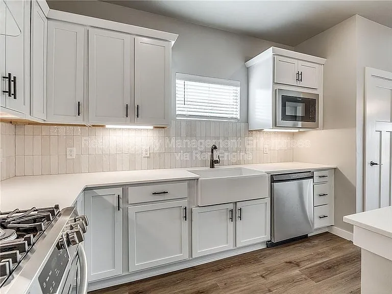 8104 NW 151st Cir — Photo 12