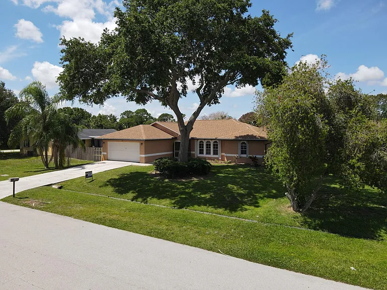 790 SE Ablett Ln — Photo 28