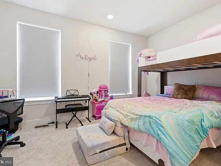 153 Locke St — Photo 27