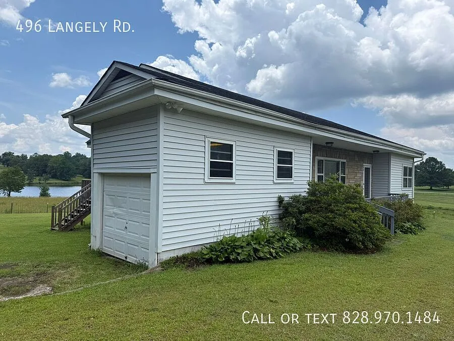 Lake & Mountain View in Travelers Rest! — Photo 4
