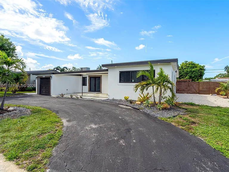 3609 SW 23rd St — Photo 32