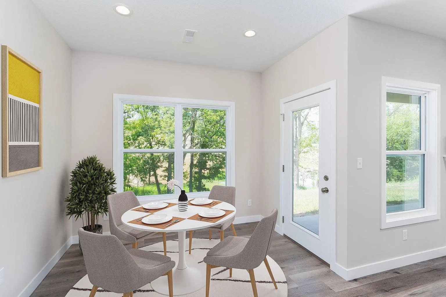 2 bed, 1400 sqft, $1,849 — Photo 2