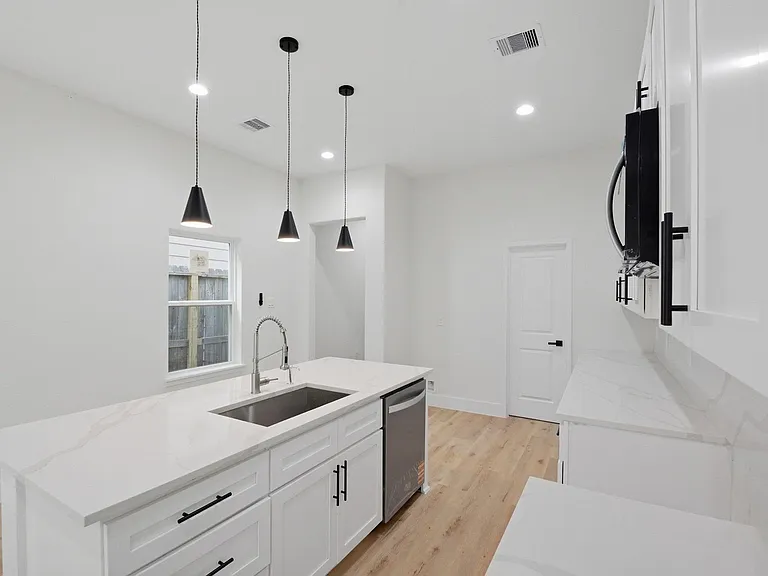 3320 Francis St #A — Photo 11