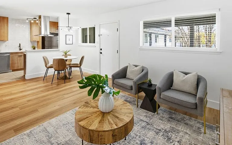 CrestHaus Apartments — Photo 5