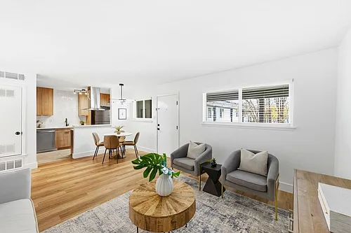 CrestHaus Apartments Photo 1