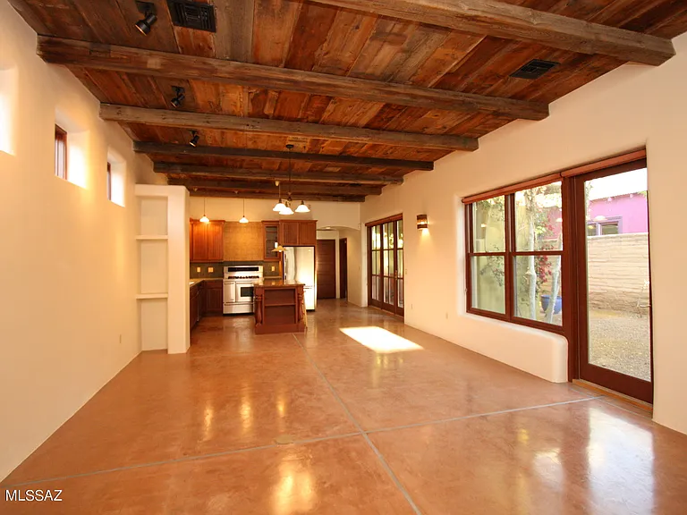841 S Meyer Ave — Photo 3