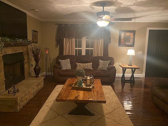 2nd image of 197 Country Hill Ln