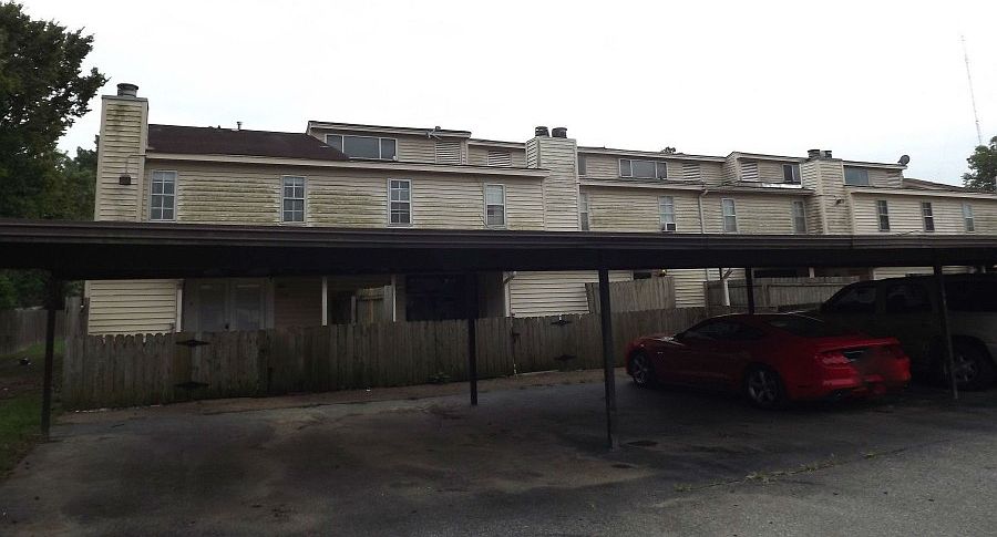 2nd image of 1736 Fox Hunt Ln