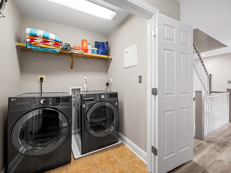 2323 Boston St #4 — Photo 8