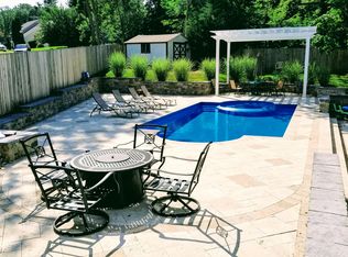 2832 Cairncross Ter, Silver Spring, MD 20906