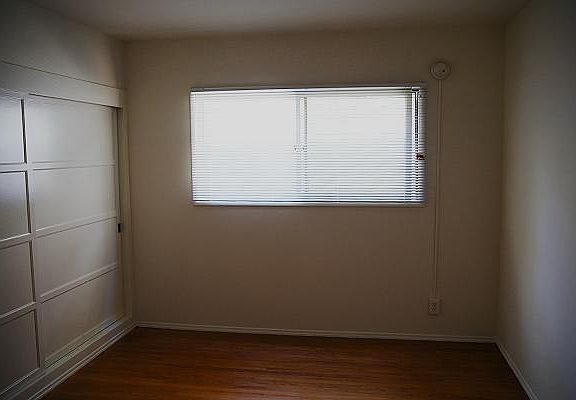 4th image of 850 1/4 Palm Ave #103