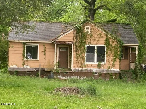 2006 Alta Woods Blvd, Jackson, MS 39204