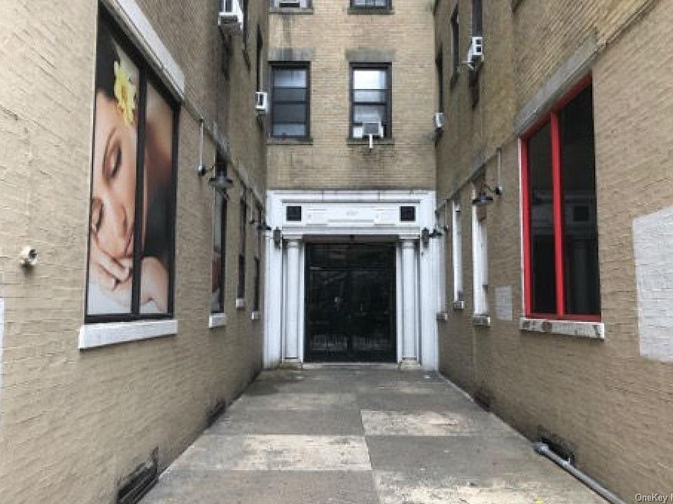 1st image of 4260 Broadway APT 210
