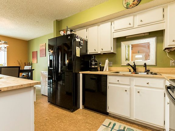 5th image of 1322 Hickory Park Ct W