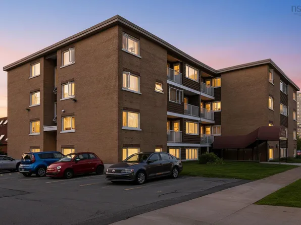 6269 Cork St #7, Halifax, NS B3L 1Y8