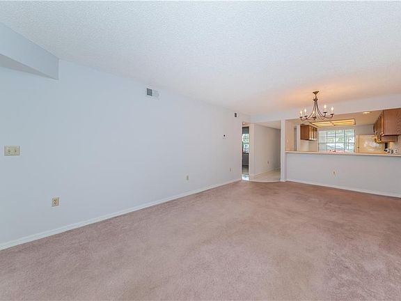3rd image of 2400 Winding Creek Blvd #20A-10