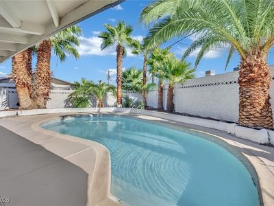2325 Sombrero Dr, Las Vegas, NV, 89169