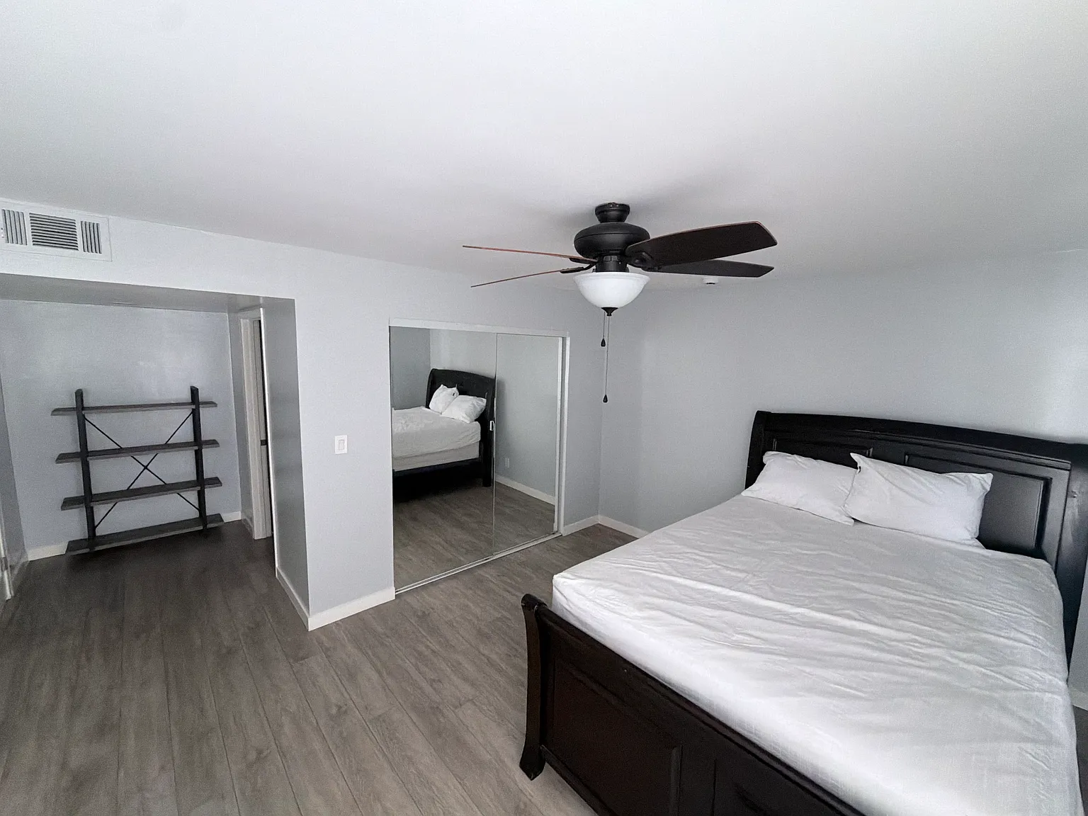 2 bed, 1150 sqft, $2,600 — Photo 3