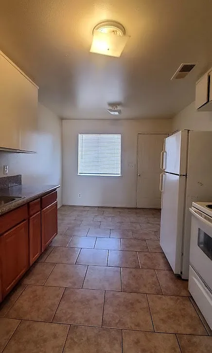2 bed, 800 sqft, $1,195 — Photo 2