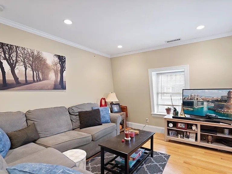 75 Pine St #31 — Photo 8