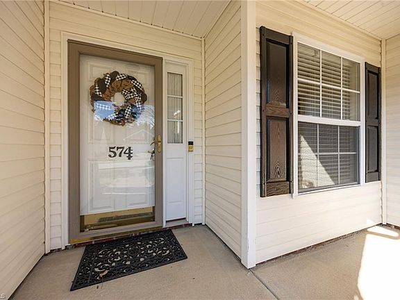 4th image of 574 Caladium Ct