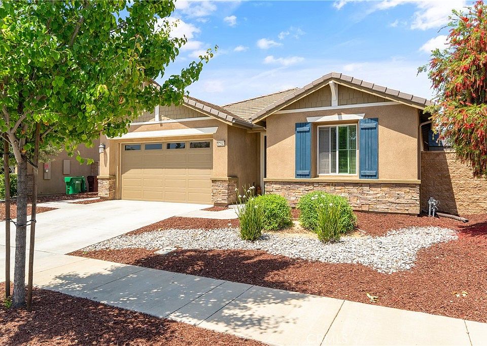 1st image of 37543 River Oats Ln
