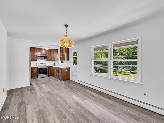 5th image of 416 Oak Tree Road