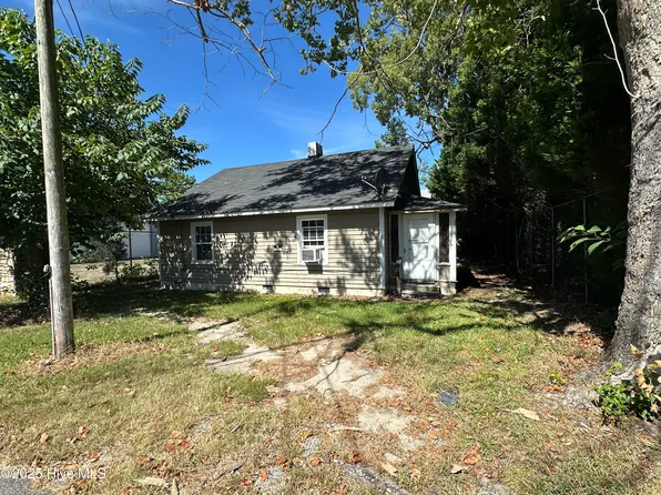 301 W Railroad Street, Laurinburg, NC 28352