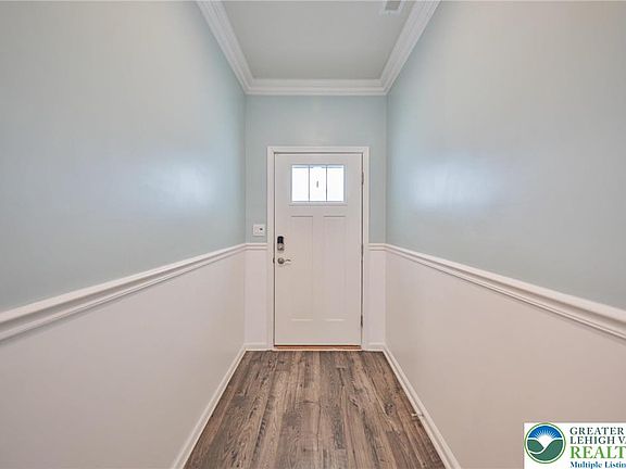 3rd image of 8005 August Ave