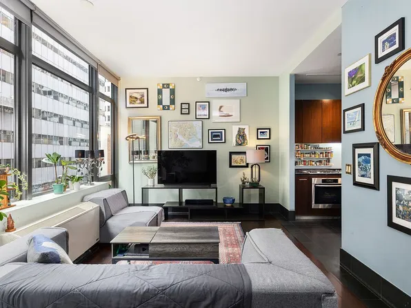 40 Broad St APT 18A, New York, NY 10004