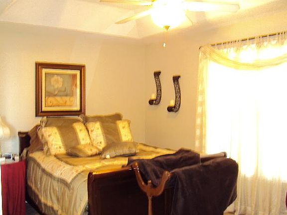 5th image of 284 Augustine Dr