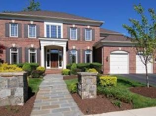 1389 Cameron Heath Dr, Reston, VA 20194